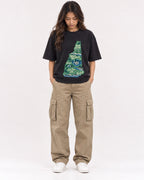 Mockup Boxy Heavyweight Tee Black female full-body 02