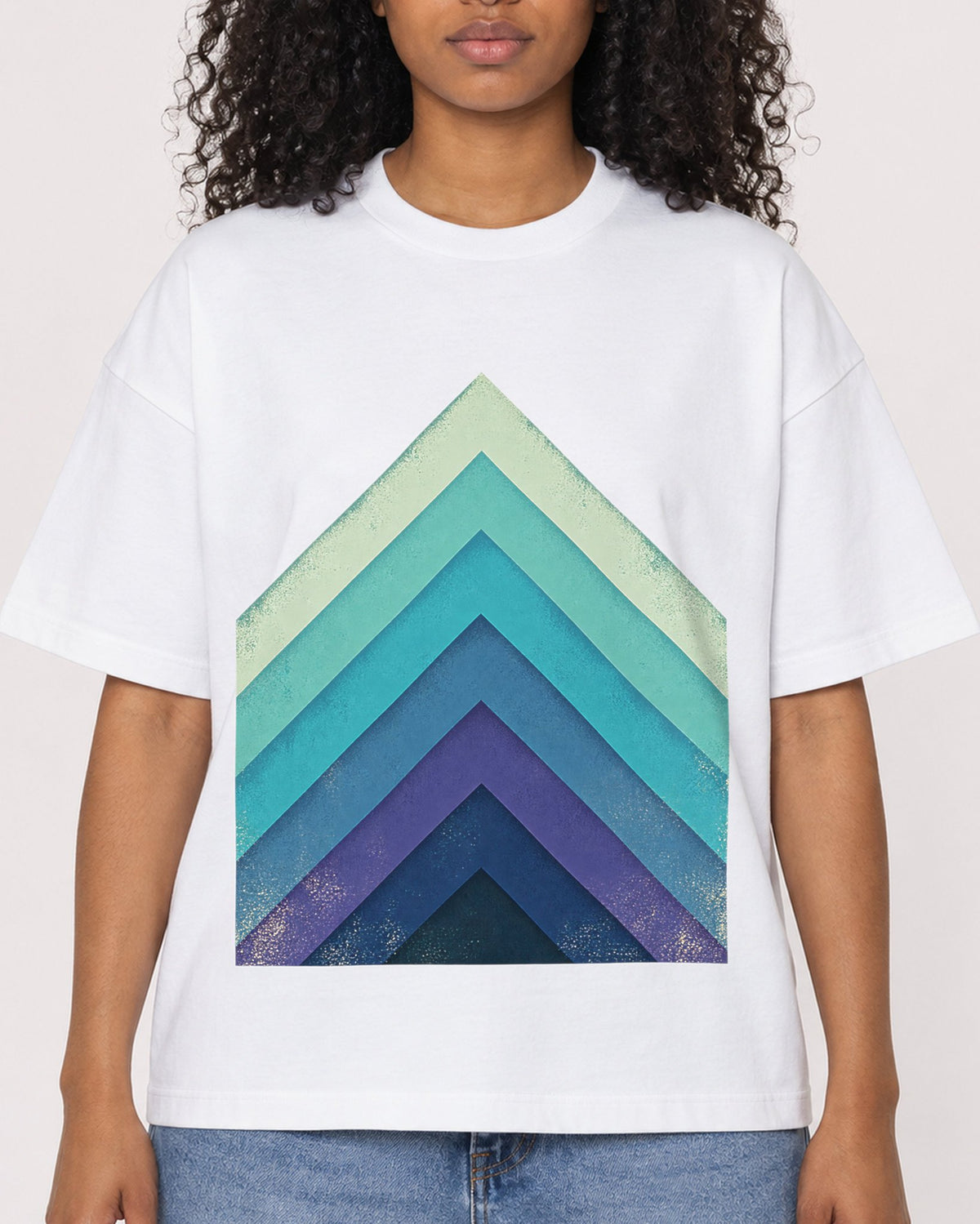 Mockup Boxy Heavyweight Tee White female close-up 05