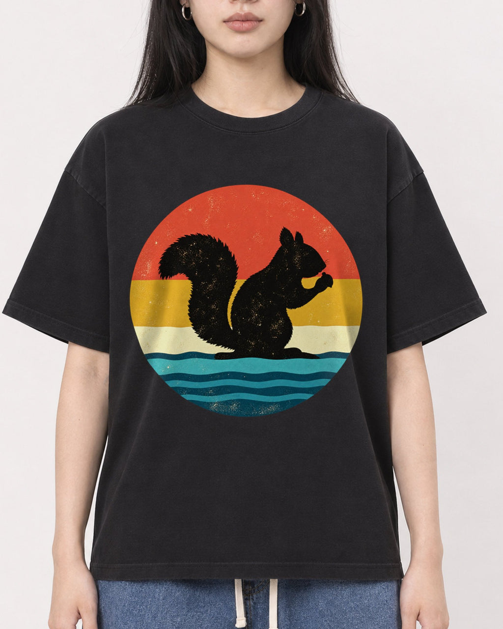 Mockup Boxy Heavyweight Tee Black female close-up 01