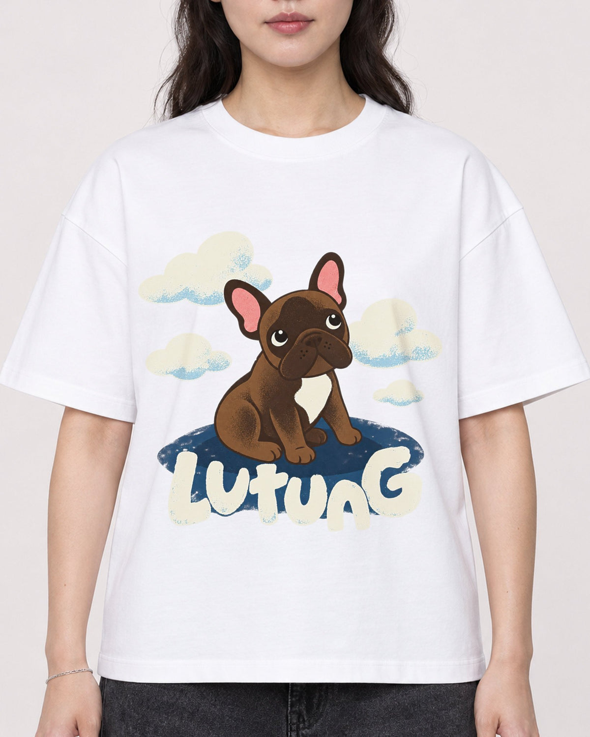 Mockup Boxy Heavyweight Tee White female close-up 03