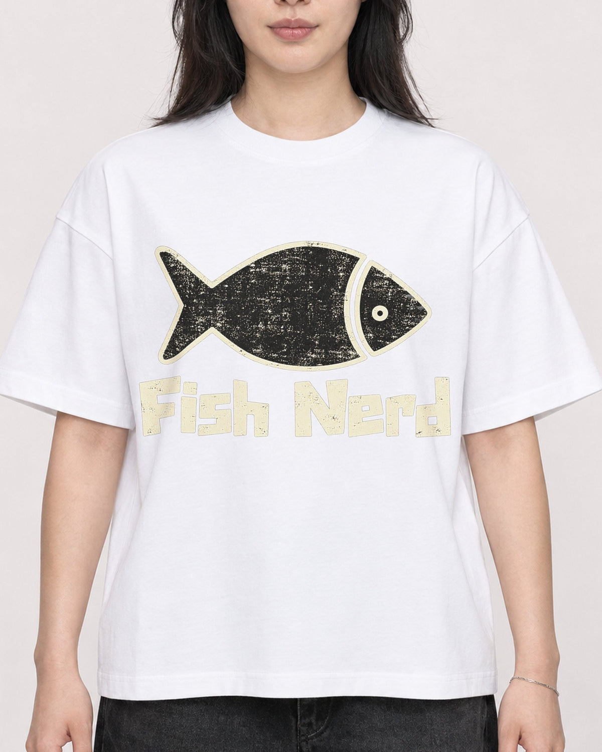 Mockup Boxy Heavyweight Tee White female close-up 13