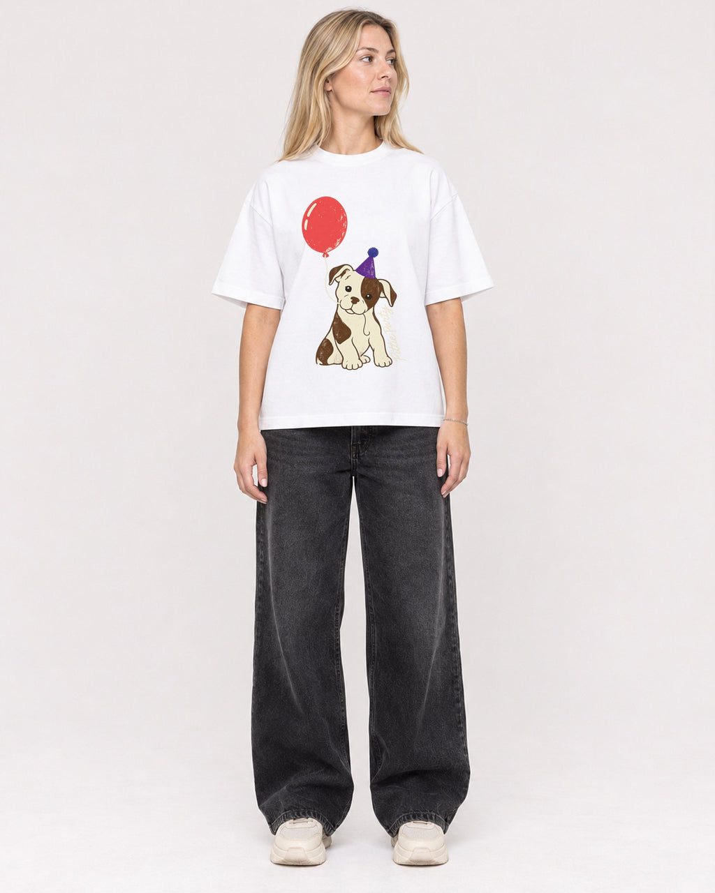 Mockup Boxy Heavyweight Tee White female full-body 08