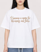 Mockup Boxy Heavyweight Tee White female close-up 01