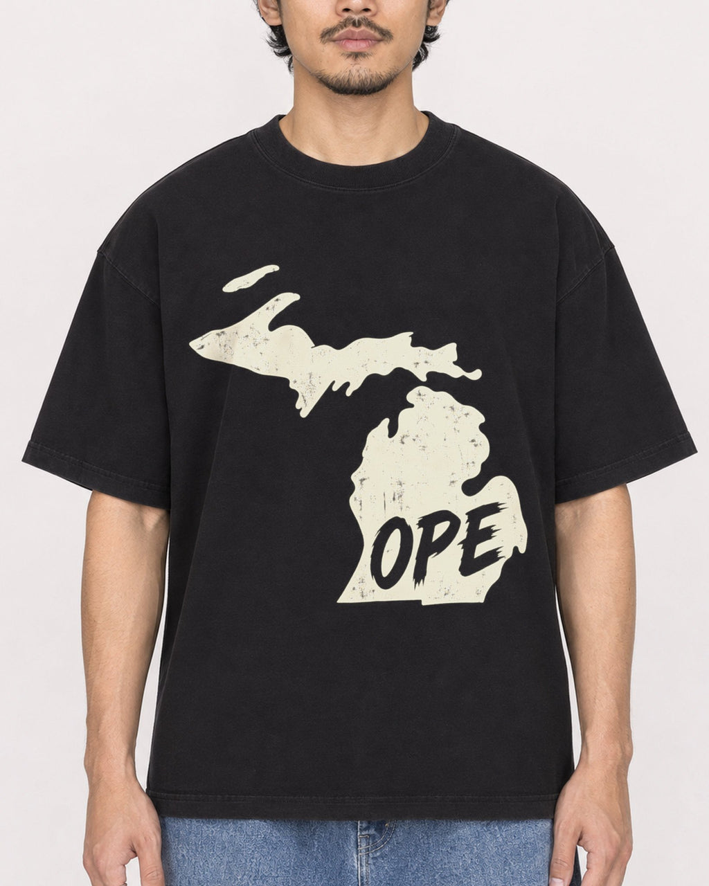 Mockup Boxy Heavyweight Tee Black male close-up 02