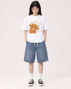 Mockup Boxy Heavyweight Tee White female full-body 01