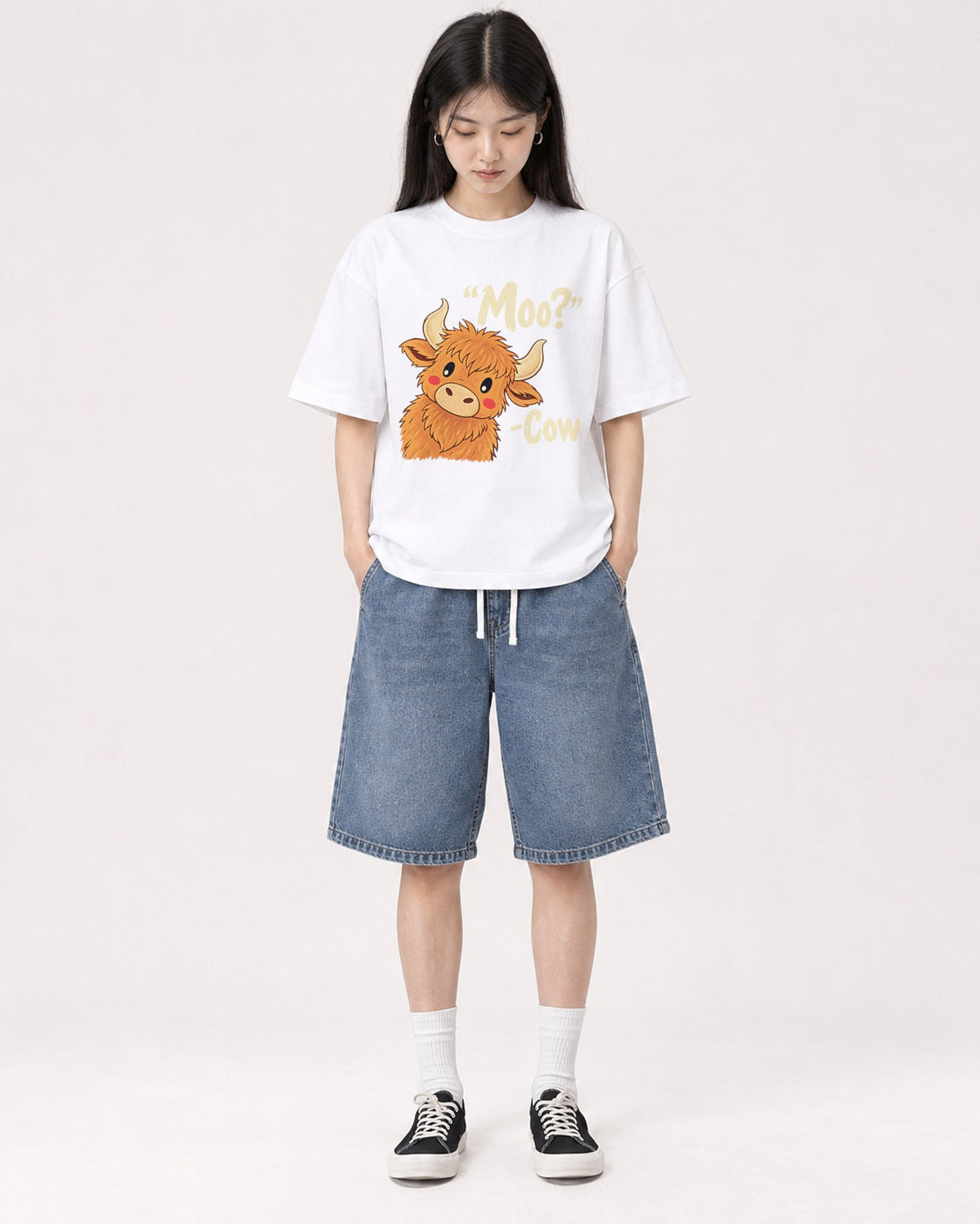 Mockup Boxy Heavyweight Tee White female full-body 01