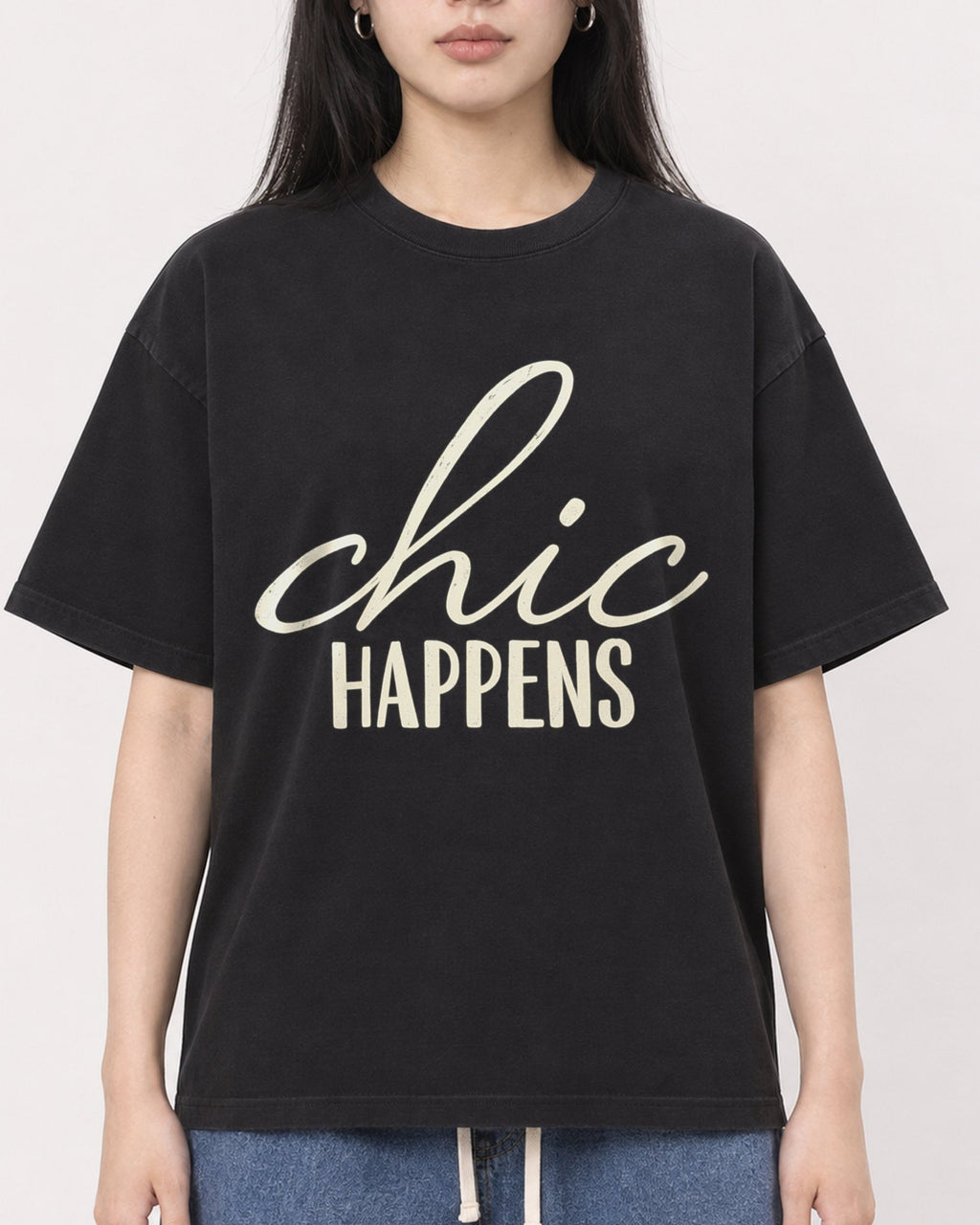 Mockup Boxy Heavyweight Tee Black female close-up 01