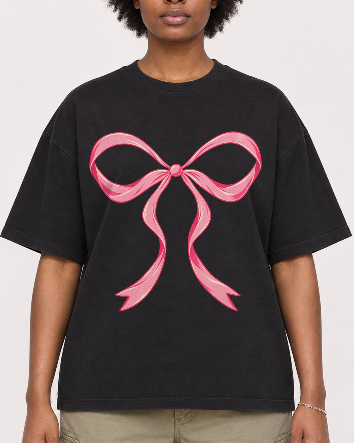Mockup Boxy Heavyweight Tee Black female close-up 14