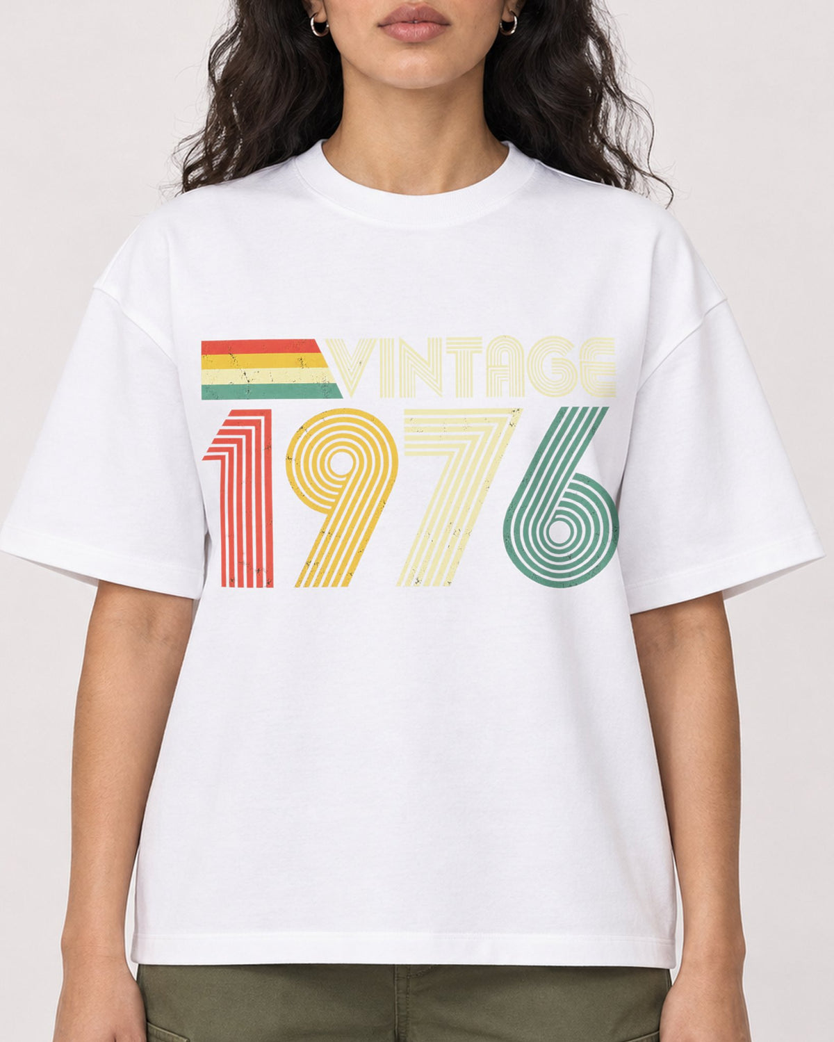 Mockup Boxy Heavyweight Tee White female close-up 07