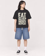 Mockup Boxy Heavyweight Tee Black female full-body 13