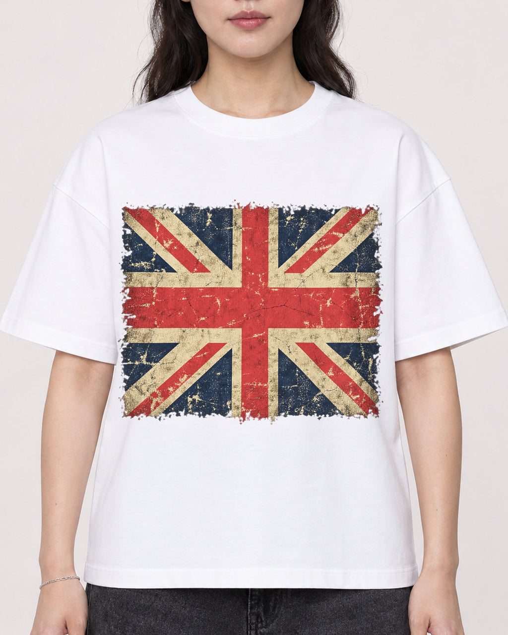 Mockup Boxy Heavyweight Tee White female close-up 03
