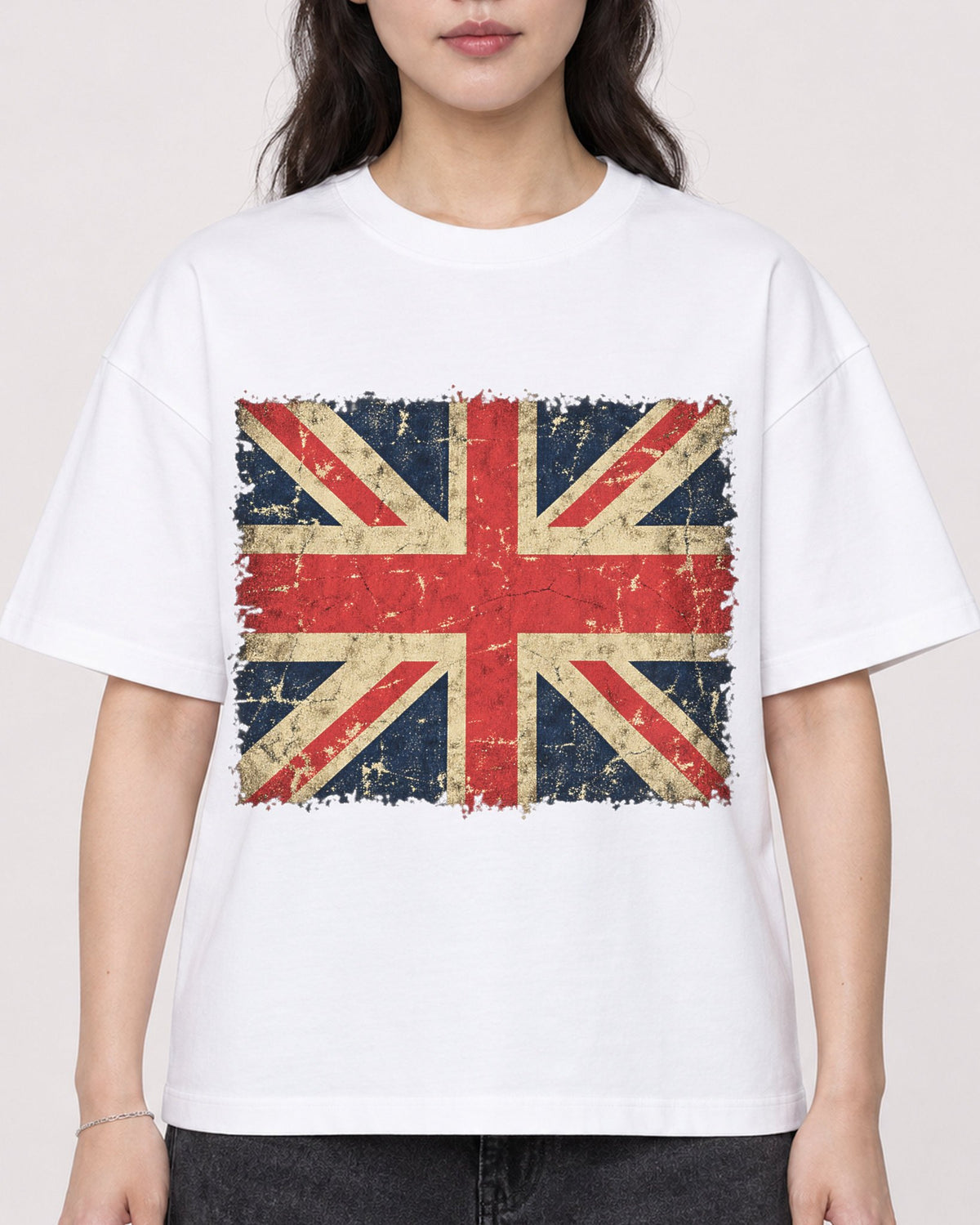 Mockup Boxy Heavyweight Tee White female close-up 03