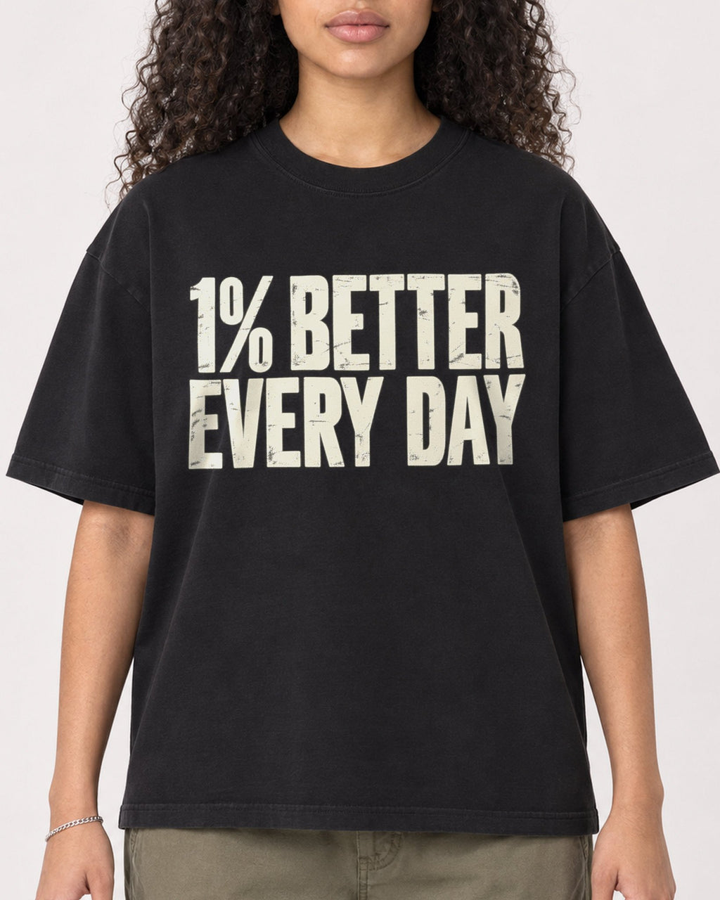 Mockup Boxy Heavyweight Tee Black female close-up 10