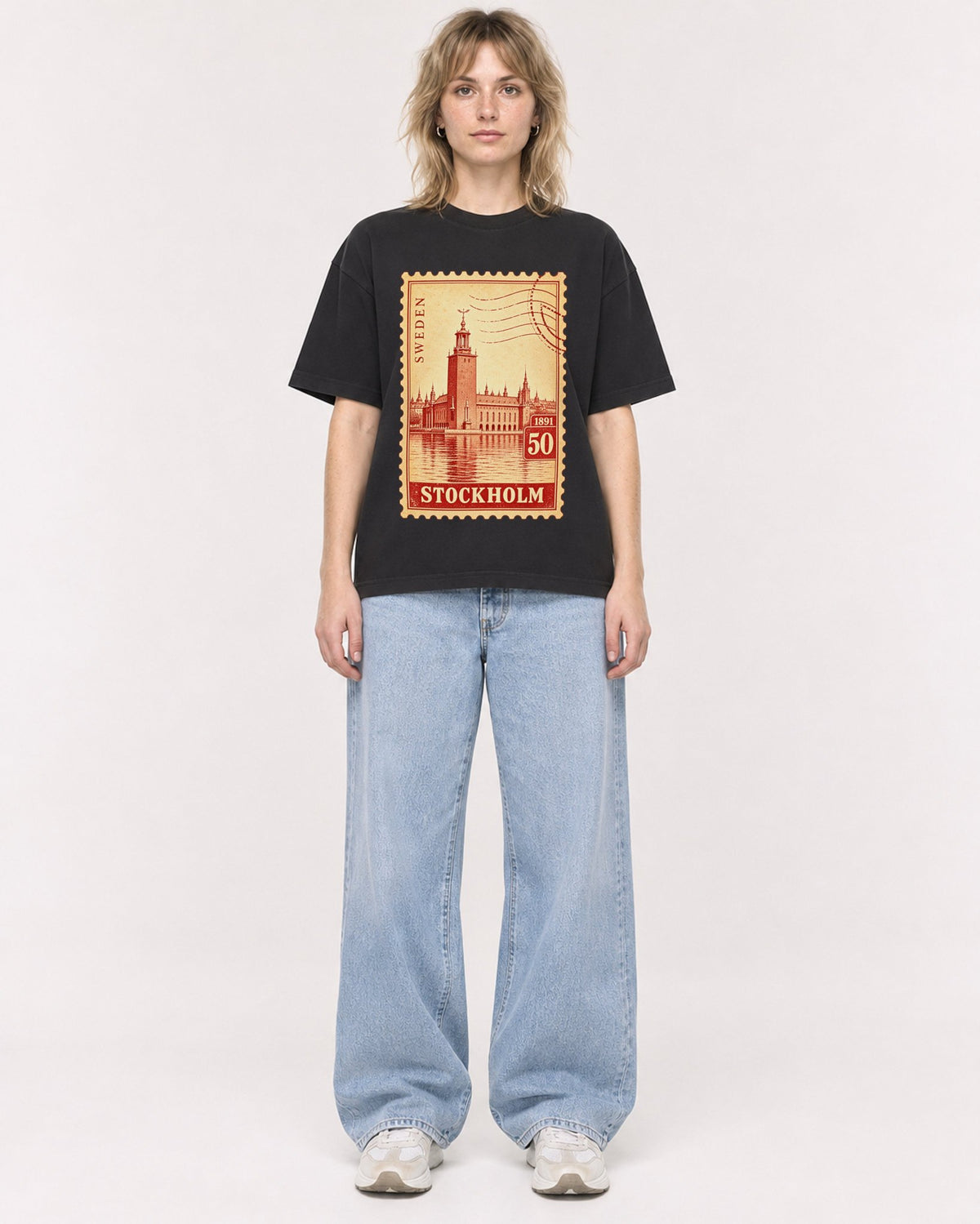 Mockup Boxy Heavyweight Tee Black female full-body 19