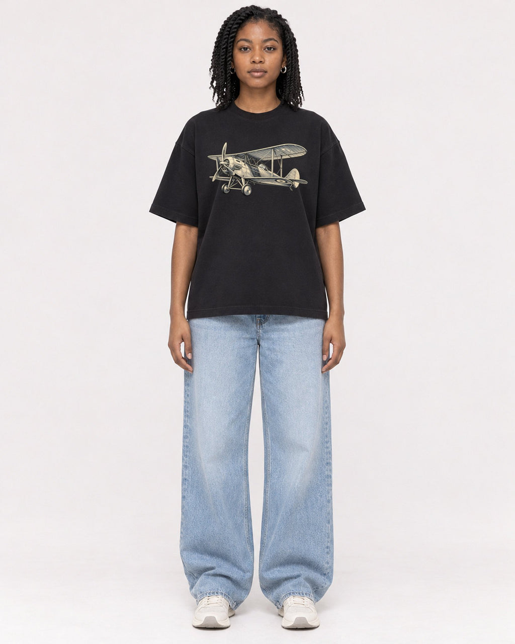 Mockup Boxy Heavyweight Tee Black female full-body 15