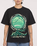 Mockup Boxy Heavyweight Tee Black female close-up 12