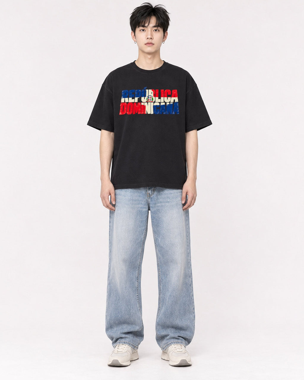 Mockup Boxy Heavyweight Tee Black male full-body 01