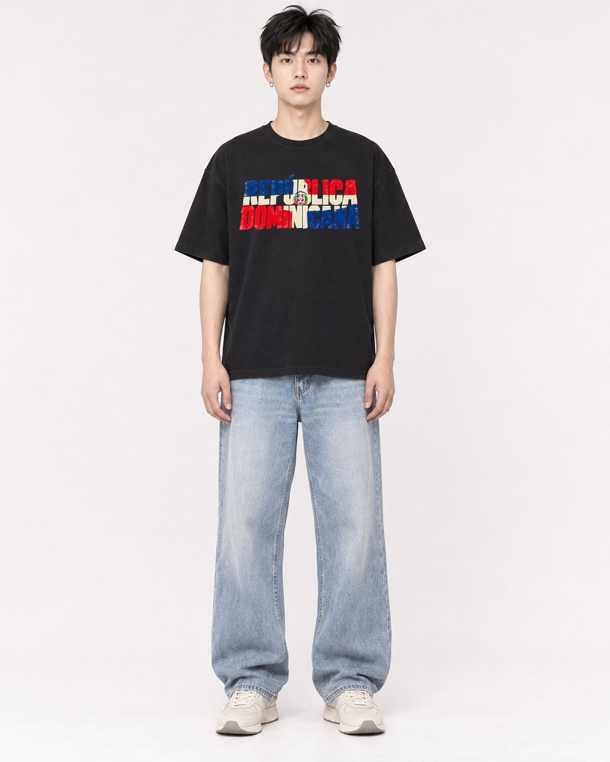 Mockup Boxy Heavyweight Tee Black male full-body 01