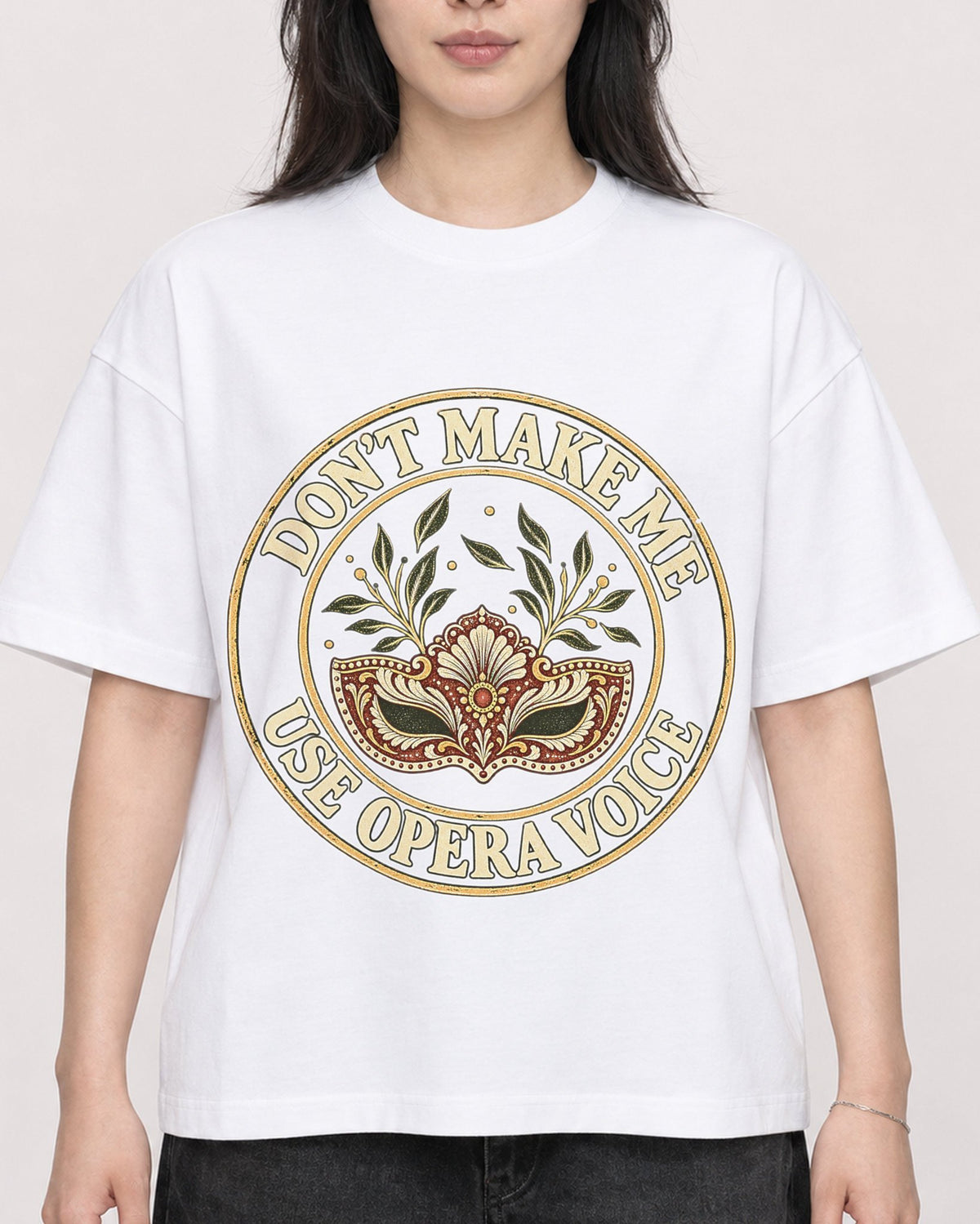 Mockup Boxy Heavyweight Tee White female close-up 13