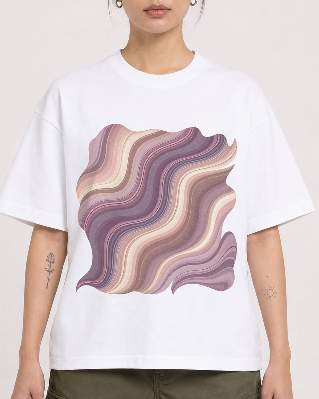 Mockup Boxy Heavyweight Tee White female close-up 12