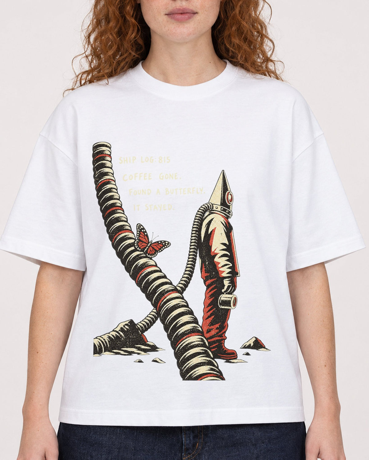 Mockup Boxy Heavyweight Tee White female close-up 09