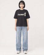 Mockup Boxy Heavyweight Tee Black female full-body 11