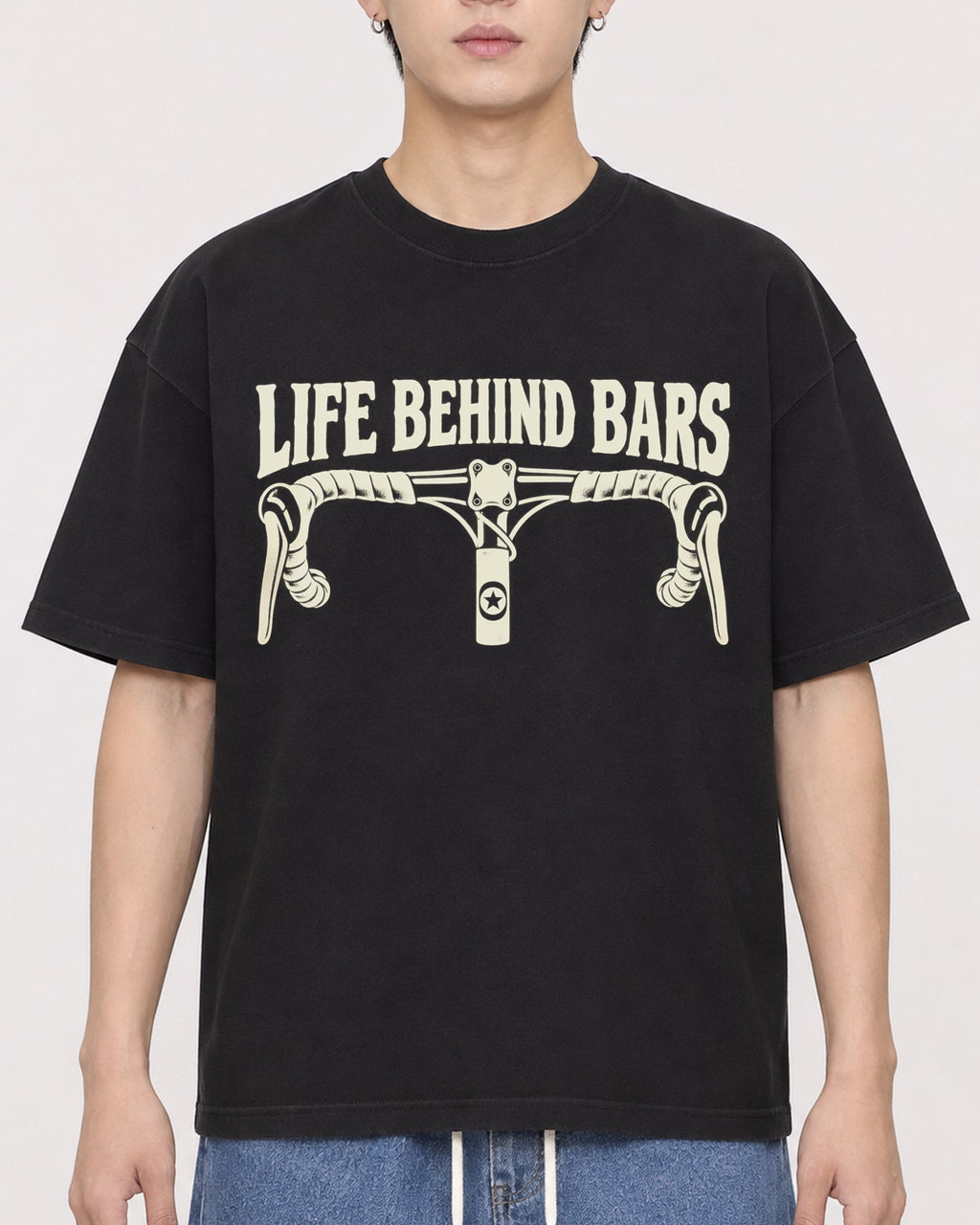 Mockup Boxy Heavyweight Tee Black male close-up 31