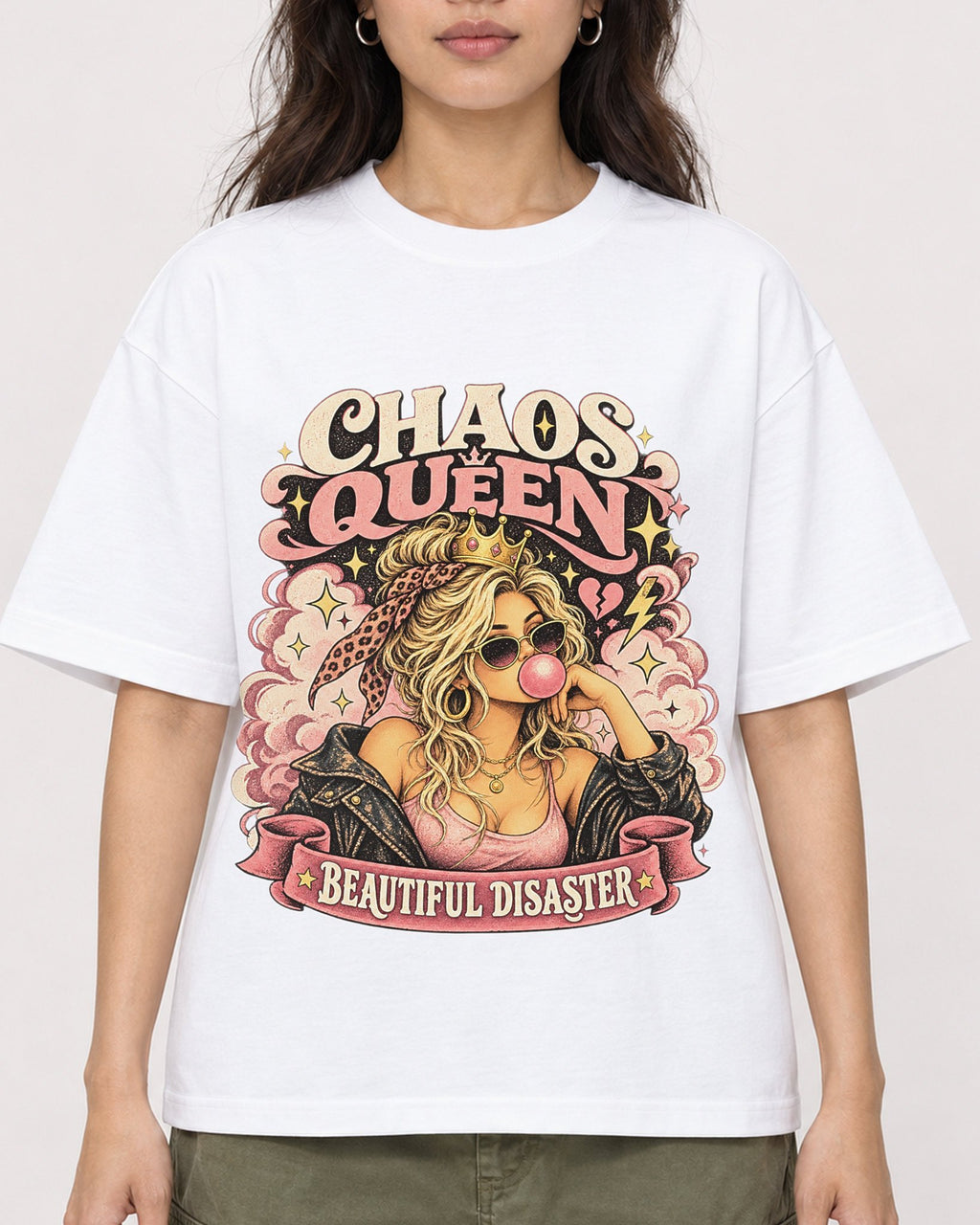 Mockup Boxy Heavyweight Tee White female close-up 02