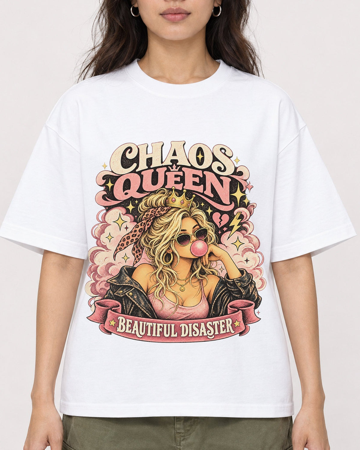 Mockup Boxy Heavyweight Tee White female close-up 02