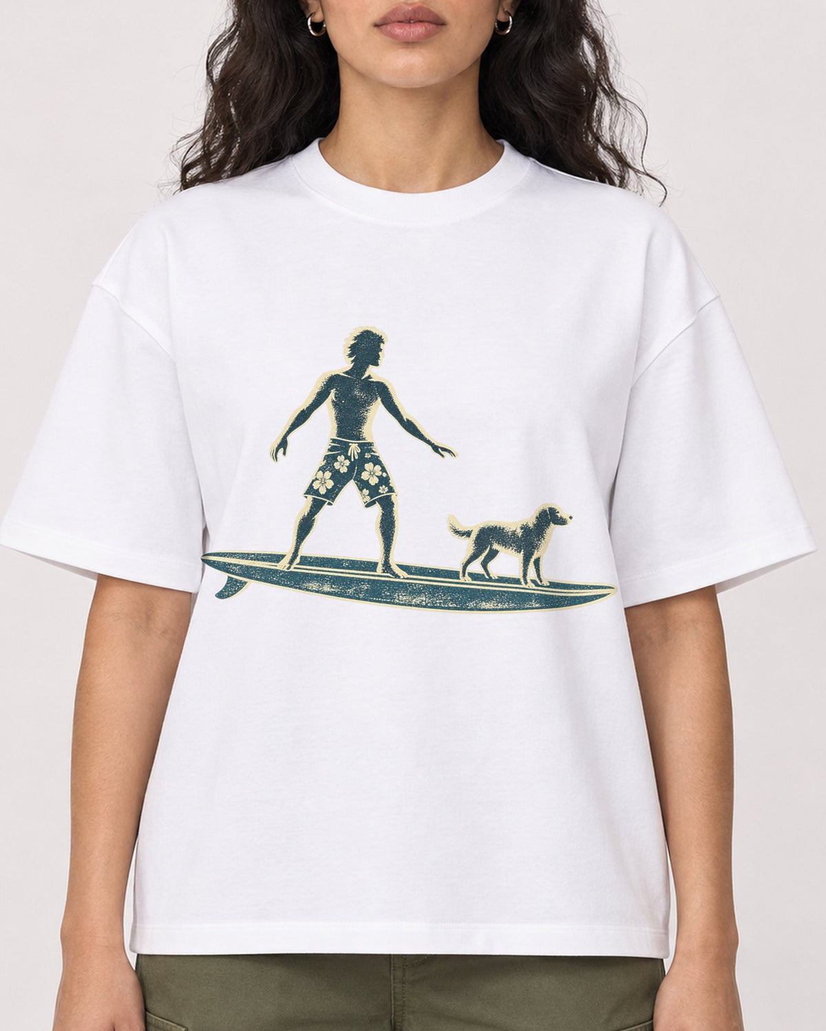 Mockup Boxy Heavyweight Tee White female close-up 07