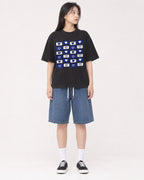 Mockup Boxy Heavyweight Tee Black female full-body 01