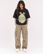 Mockup Boxy Heavyweight Tee Black female full-body 02