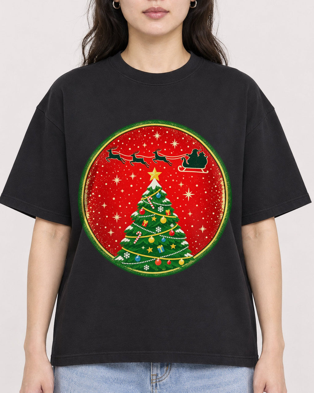 Mockup Boxy Heavyweight Tee Black female close-up 03