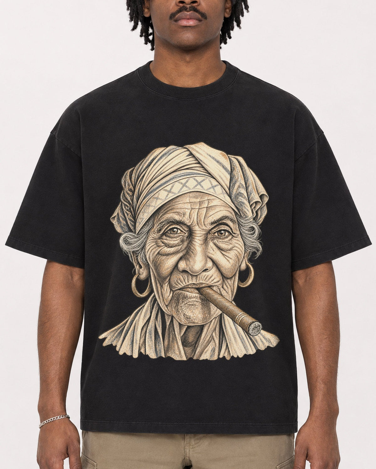 Mockup Boxy Heavyweight Tee Black male close-up 04