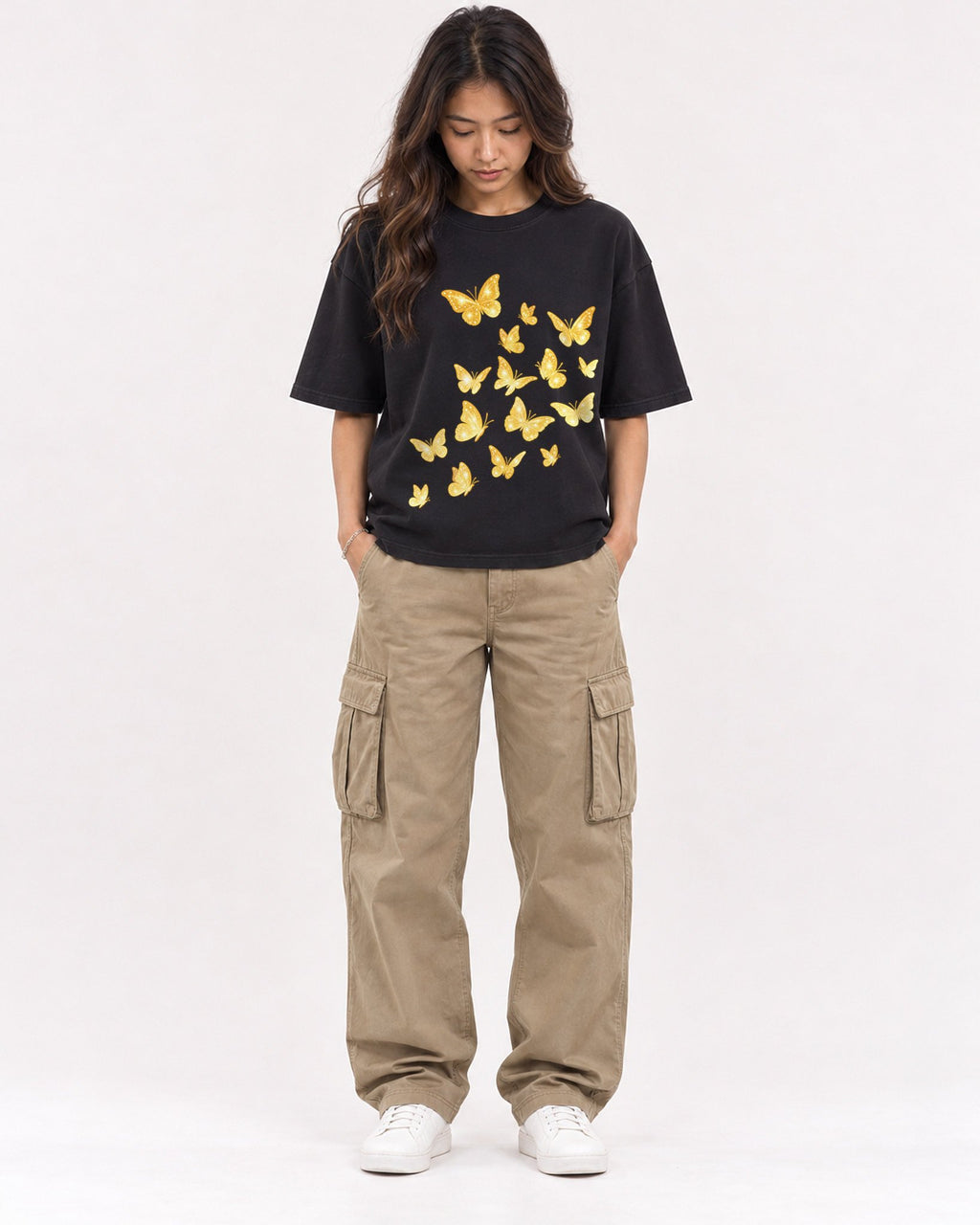 Mockup Boxy Heavyweight Tee Black female full-body 02
