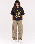Mockup Boxy Heavyweight Tee Black female full-body 02