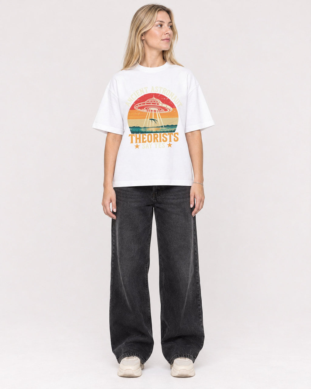 Mockup Boxy Heavyweight Tee White female full-body 08