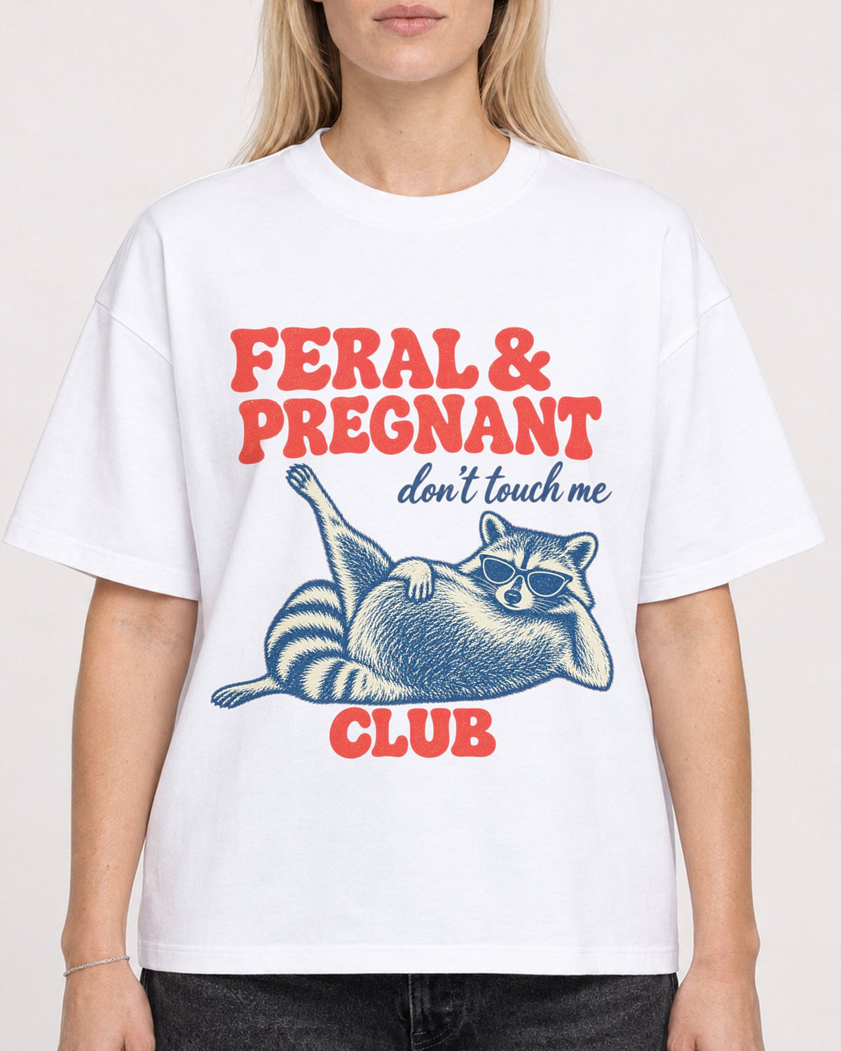 Mockup Boxy Heavyweight Tee White female close-up 08