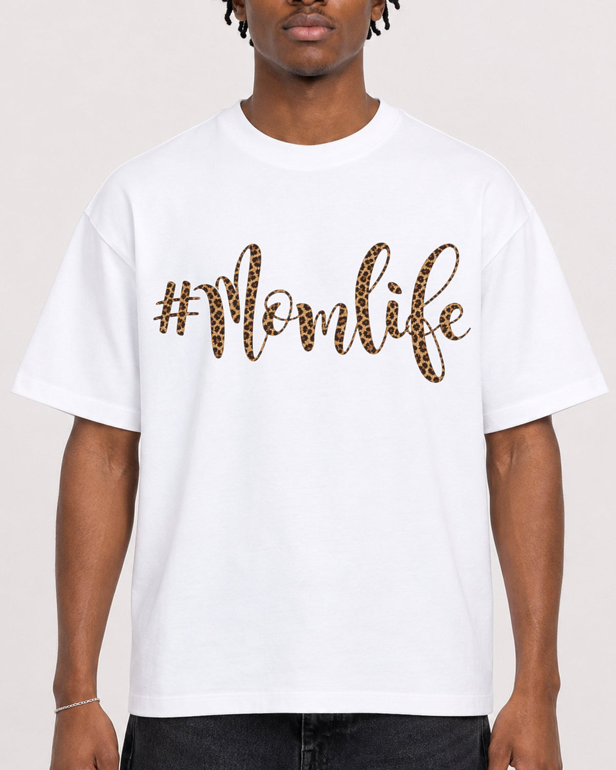 Mockup Boxy Heavyweight Tee White male close-up 05