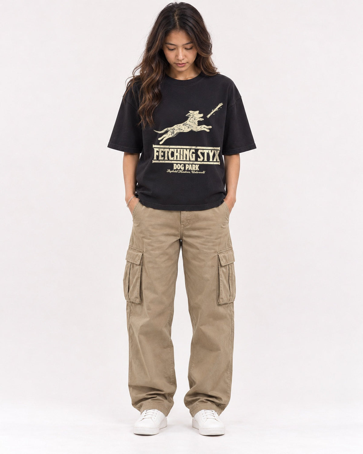 Mockup Boxy Heavyweight Tee Black female full-body 02