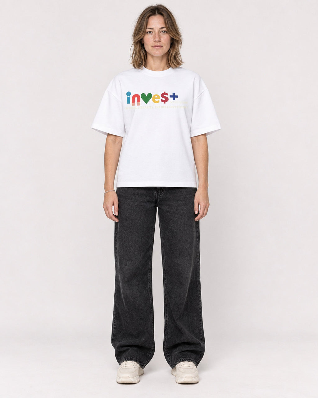 Mockup Boxy Heavyweight Tee White female full-body 38