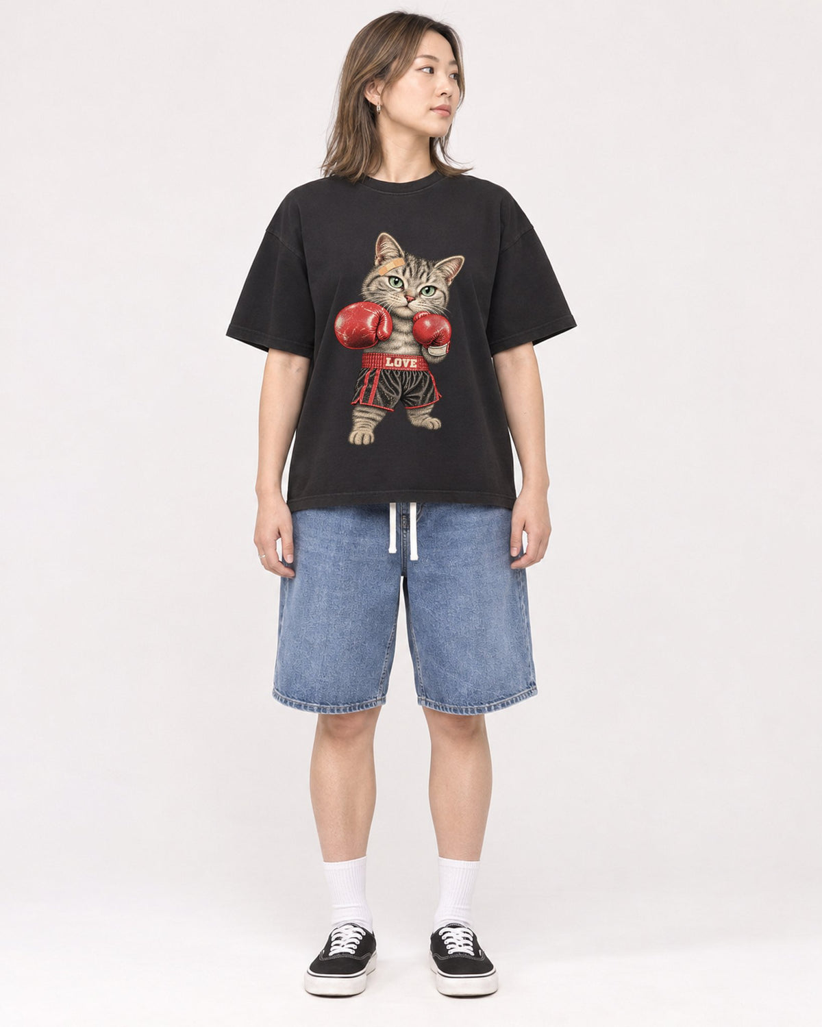 Mockup Boxy Heavyweight Tee Black female full-body 33
