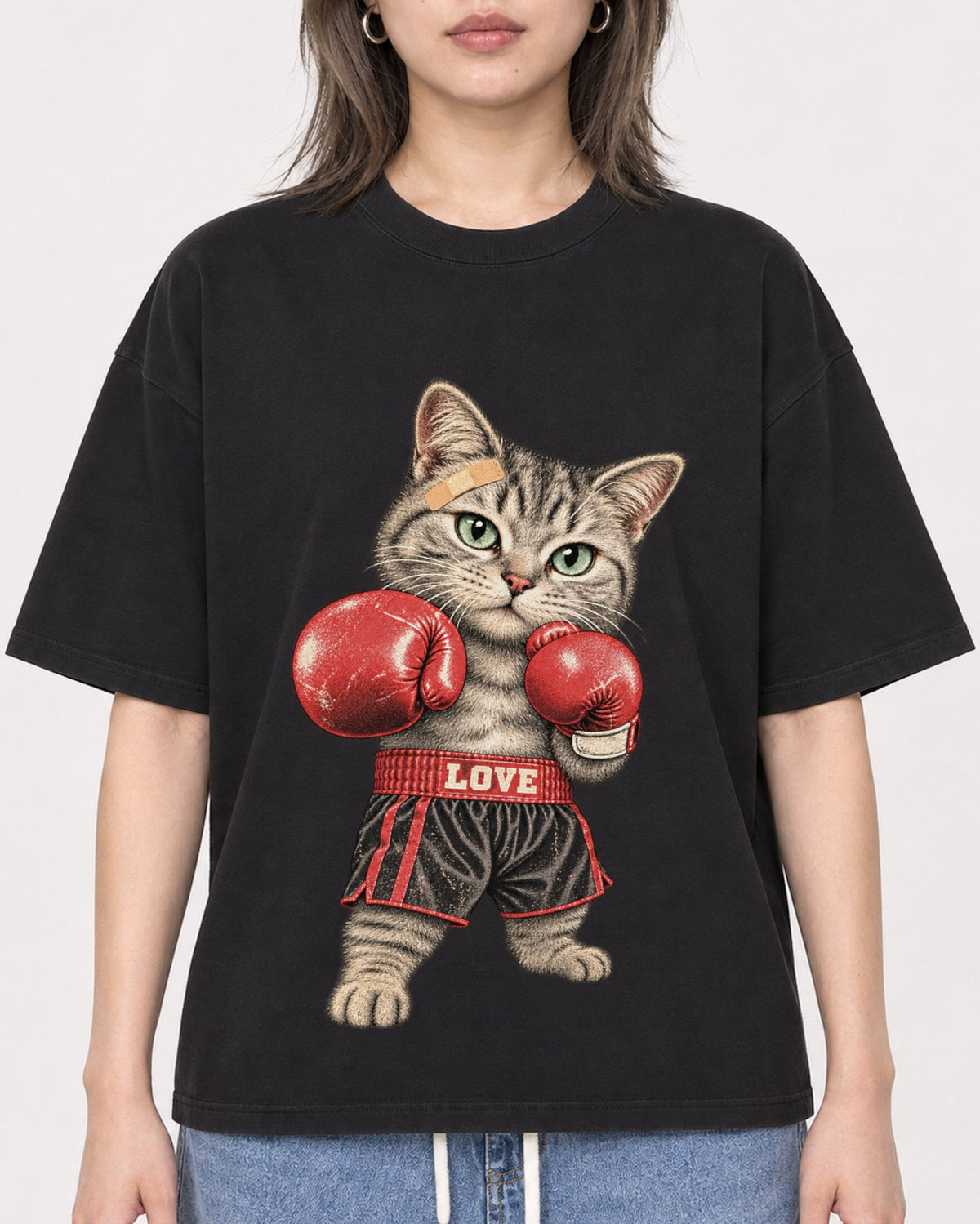 Mockup Boxy Heavyweight Tee Black female close-up 33