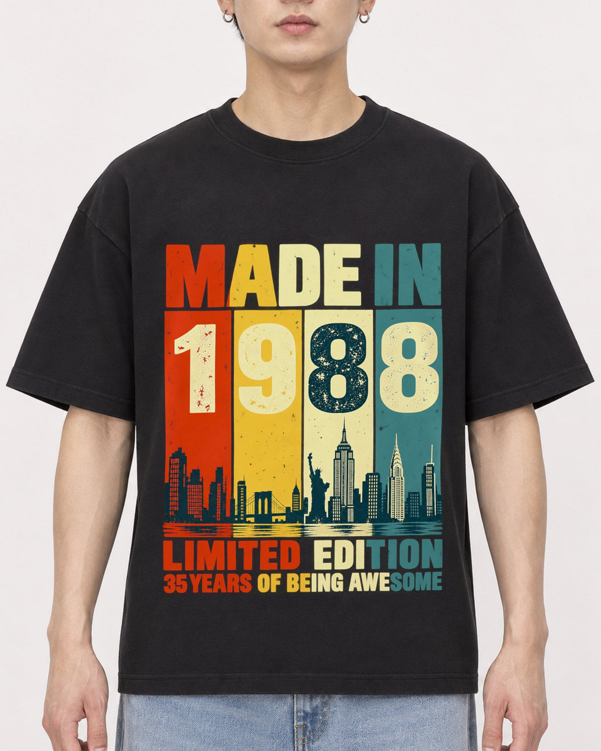 Mockup Boxy Heavyweight Tee Black male close-up 01