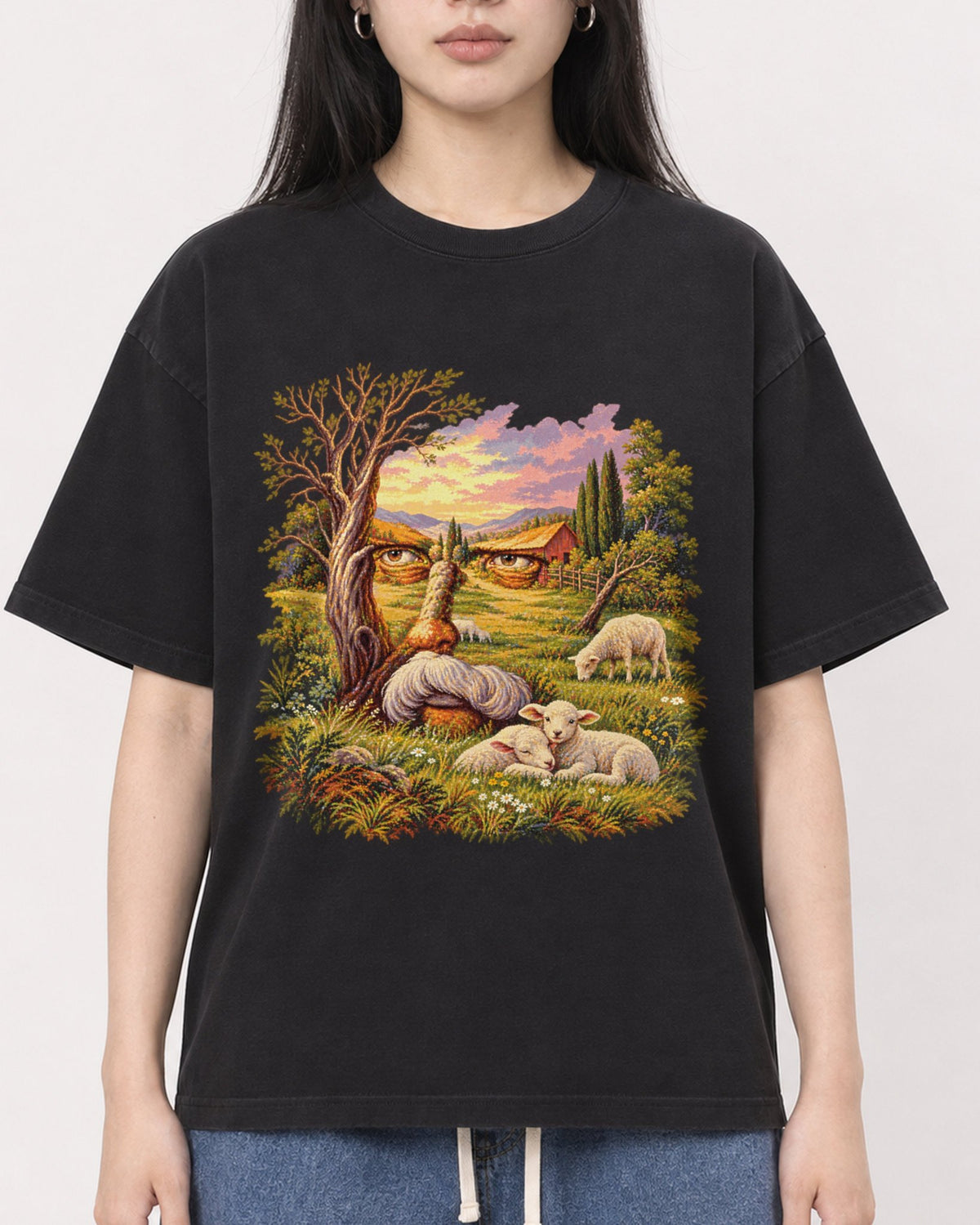 Mockup Boxy Heavyweight Tee Black female close-up 01