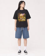 Mockup Boxy Heavyweight Tee Black female full-body 01