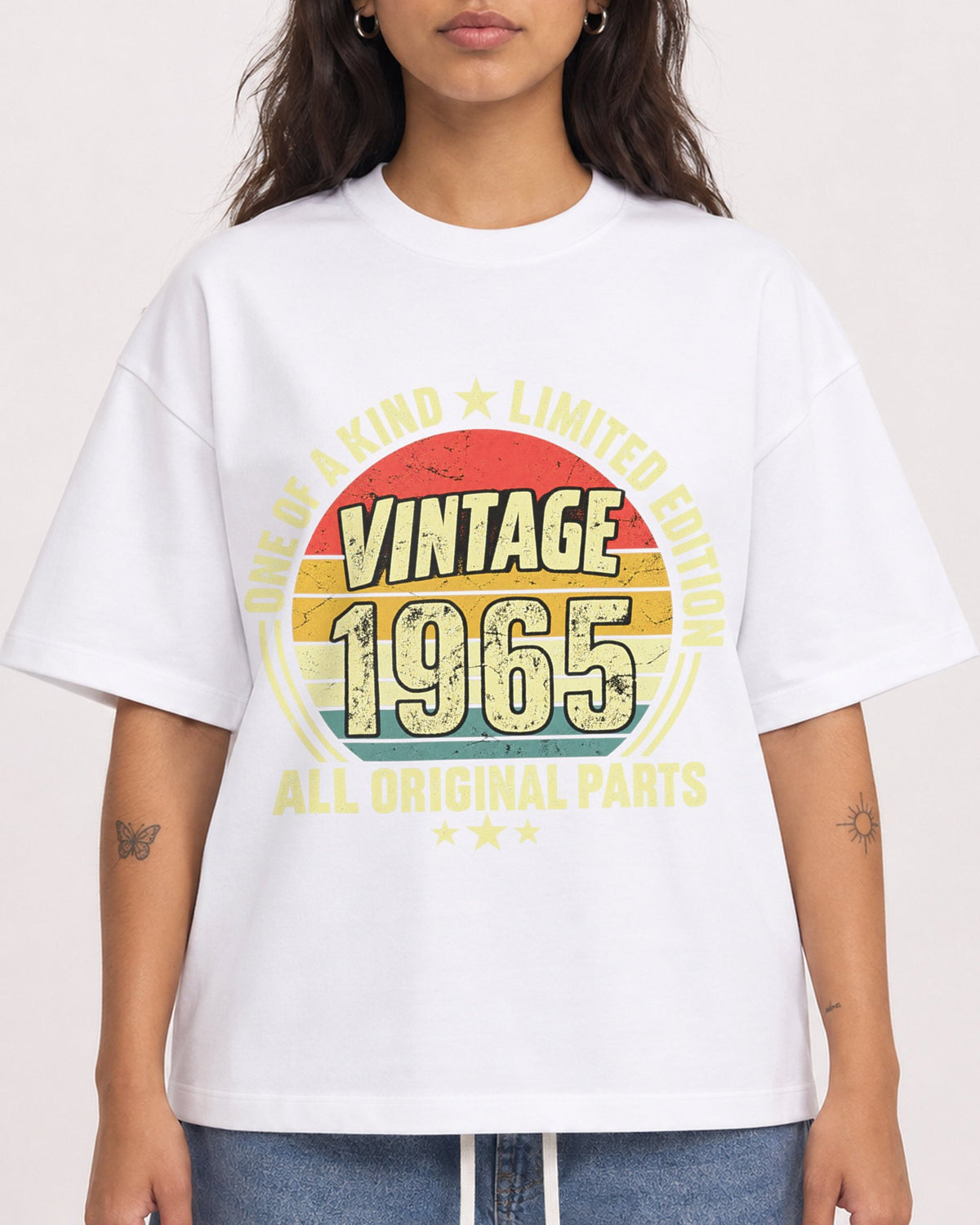 Mockup Boxy Heavyweight Tee White female close-up 06