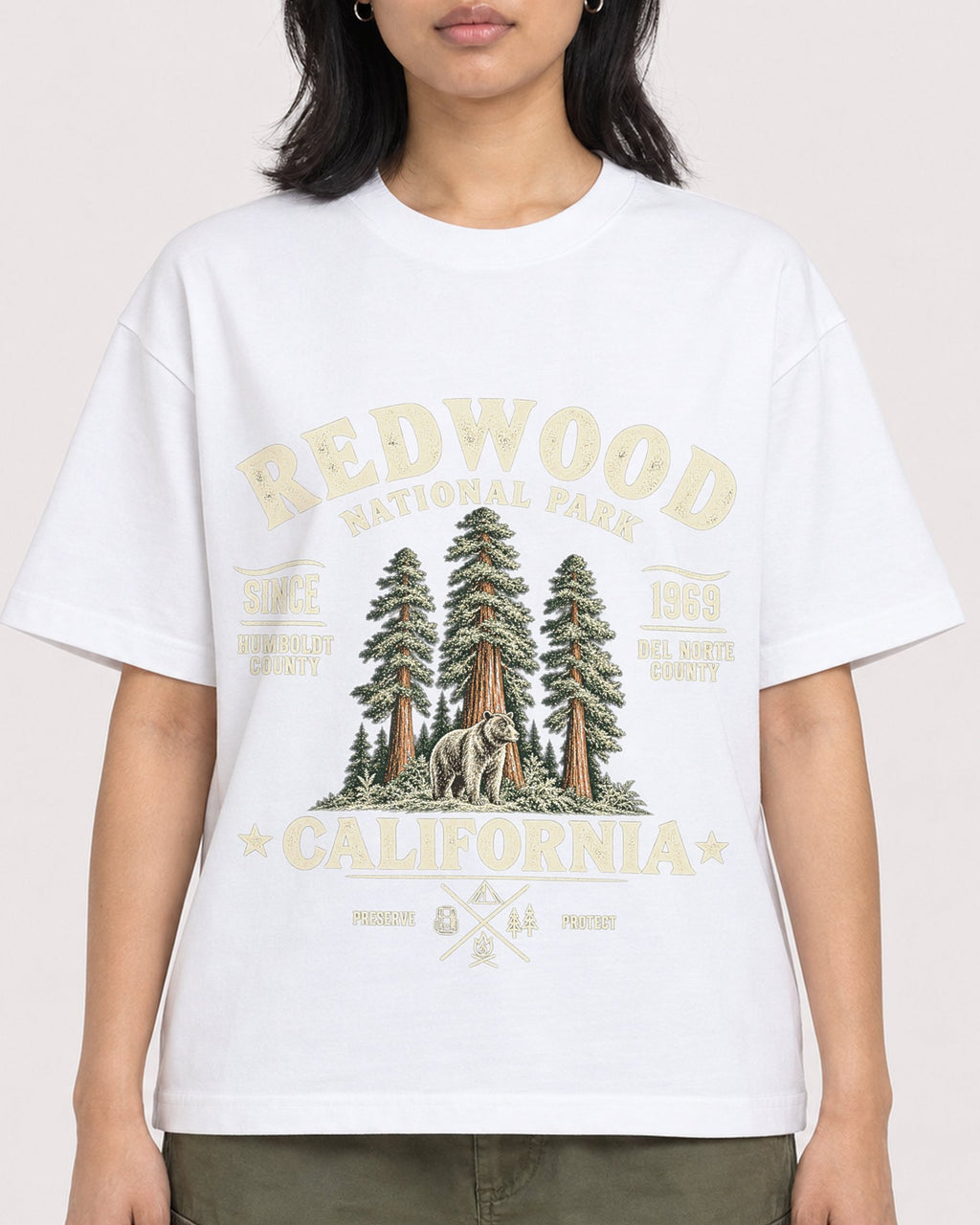 Mockup Boxy Heavyweight Tee White female close-up 22