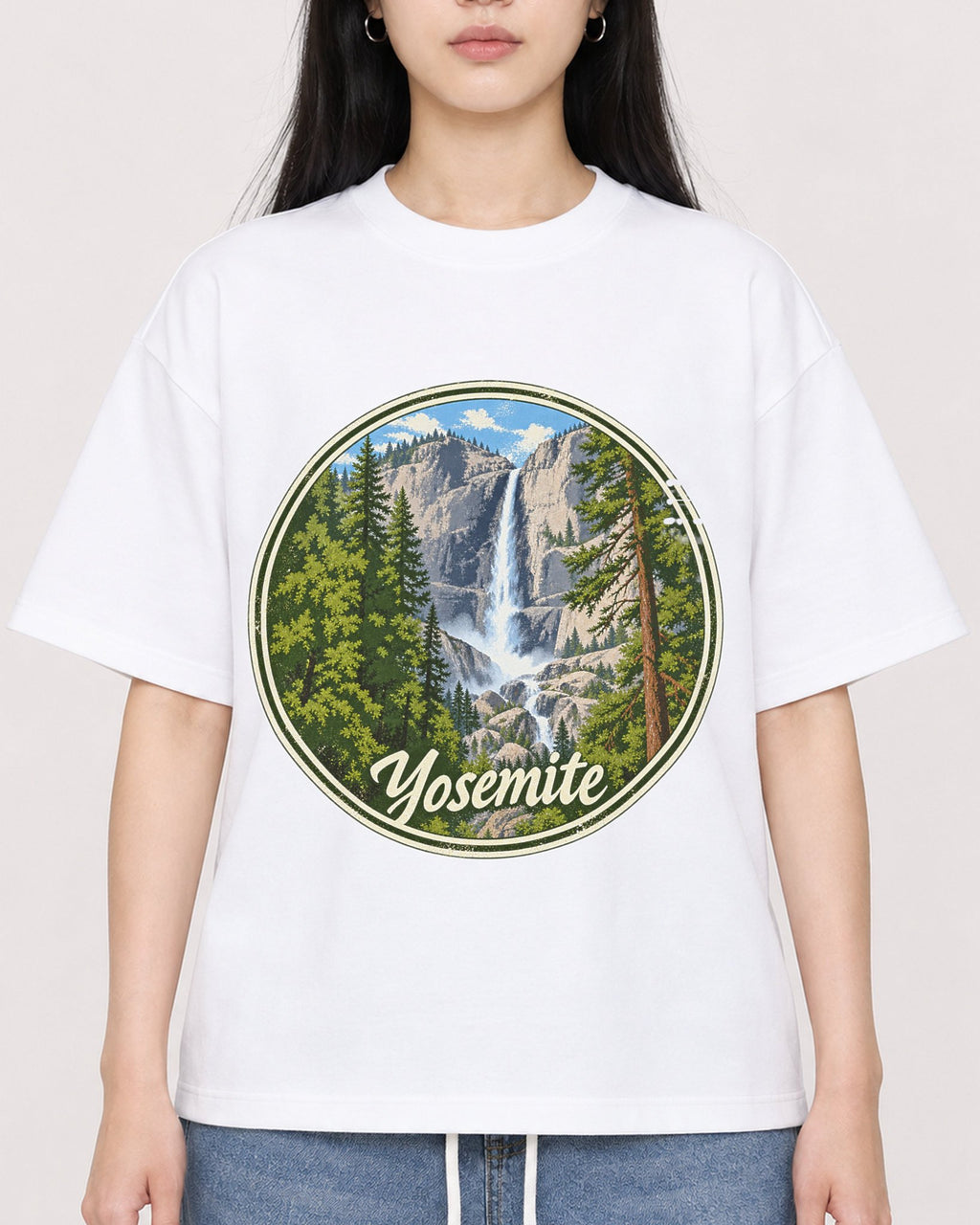 Mockup Boxy Heavyweight Tee White female close-up 01