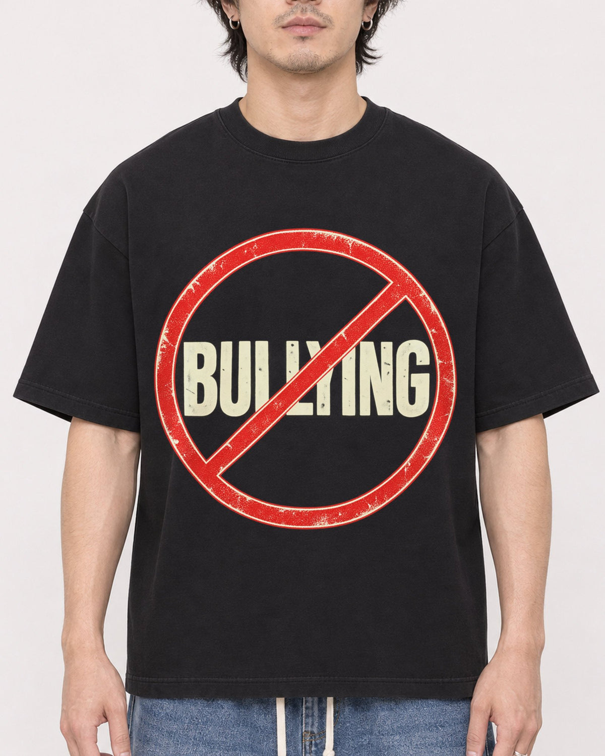 Mockup Boxy Heavyweight Tee Black male close-up 03